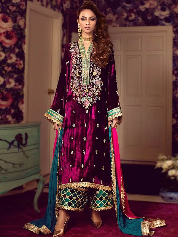 1,687 Likes, 72 Comments - Jahit Kebaya Custom by Wnj (@wnjkebaya) on  Instagram: “Prose… | Velvet dresses outfit, Velvet dress designs, Pakistani  fashion party wear