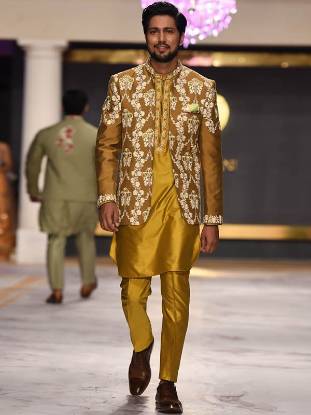 Products tagged with 'prince coat with shalwar kameez'