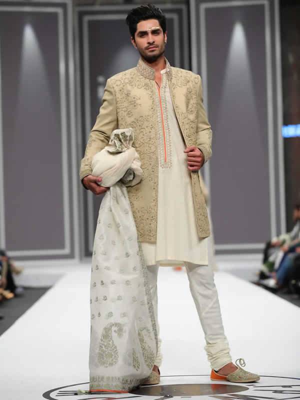 Sherwani design outlet for groom 2018