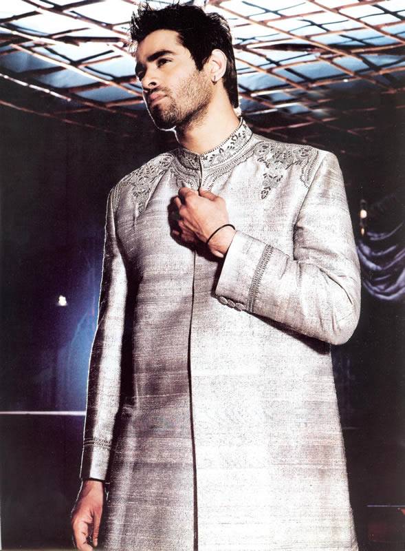 Men's Sherwani Designers Grooms Embellished Sherwani Pakistan and India